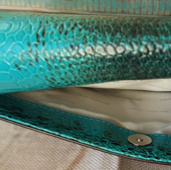 Michael Kors Tile Blue Python Embossed  NWOT Crossbody Purse - Picture 8 of 16